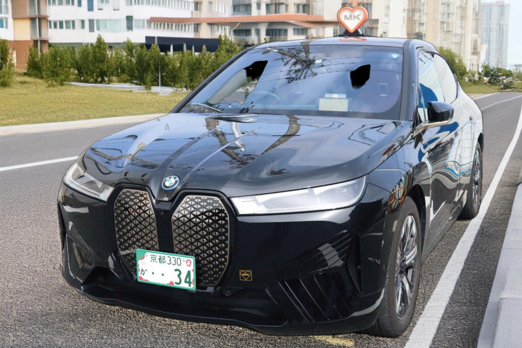 BMW iX