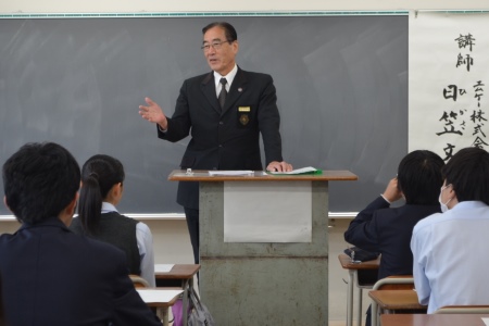 京都検定対策勉強会で講師を務めるMK社員