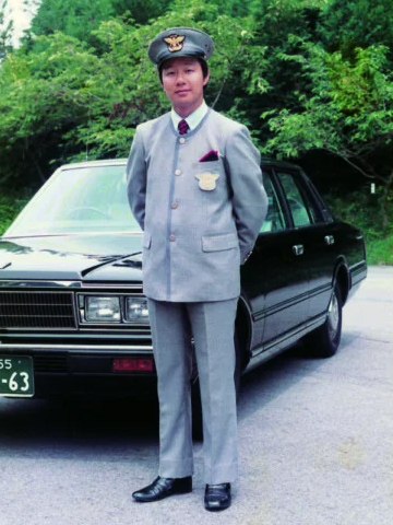 ハナエ・モリデザインの制服採用