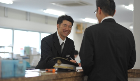 営業所・総務人事・コールセンタースタッフ｜神戸MK