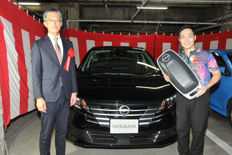 男子優勝副賞・日産ノート