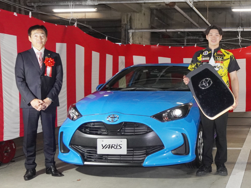 男子優勝副賞・日産ノート